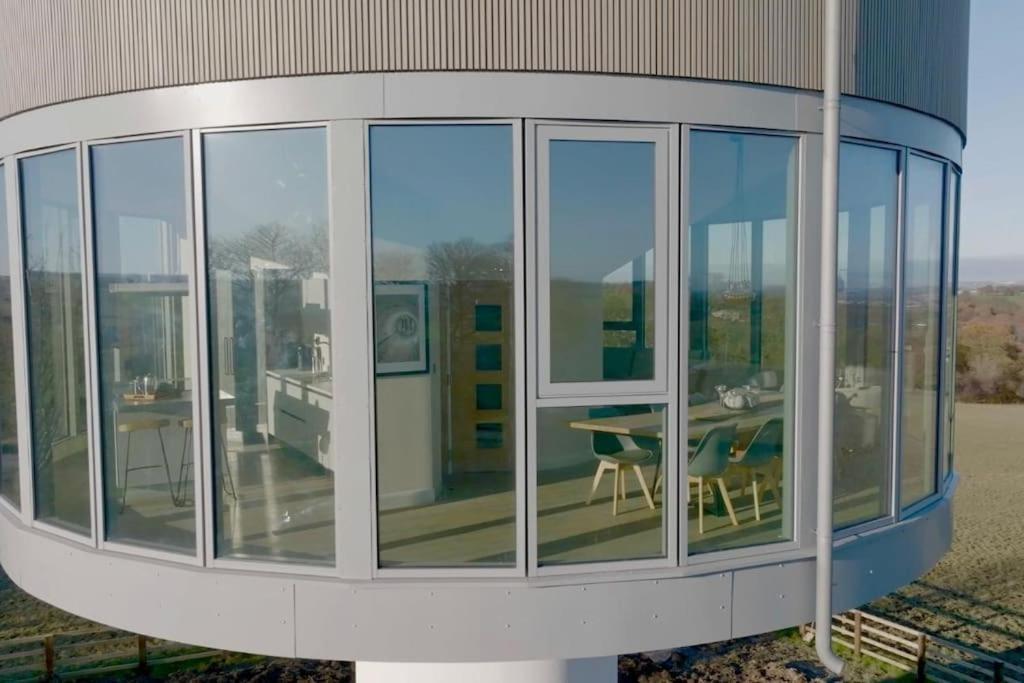 Вілла Luxury Converted Water Tower In Flockton Emley Екстер'єр фото