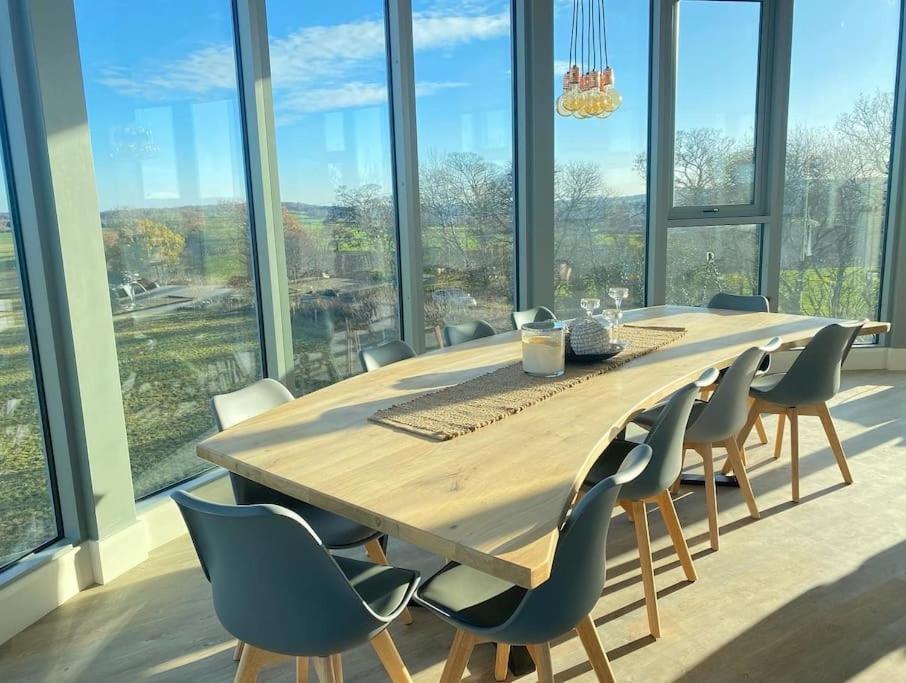 Вілла Luxury Converted Water Tower In Flockton Emley Екстер'єр фото